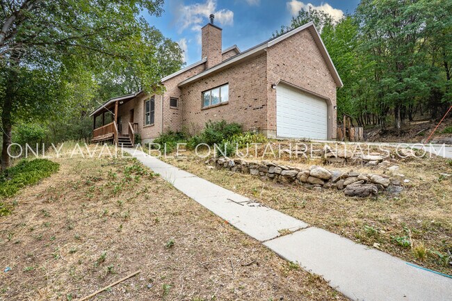 Building Photo - 950 S Settlement Dr