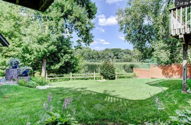 Foto del edificio - 16912 Excelsior Blvd