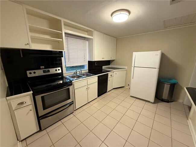 Foto del edificio - 1765 Navco Rd