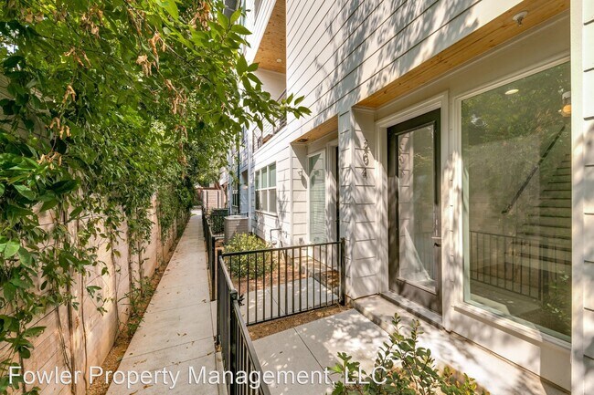 Building Photo - 2 br, 2.5 bath House - 2908 Raleigh #204