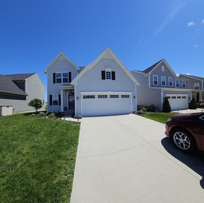 Building Photo - Spacious 4BR House in Willoughby