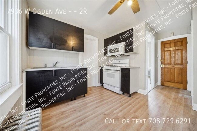 Building Photo - 2 bedroom, 1 bath