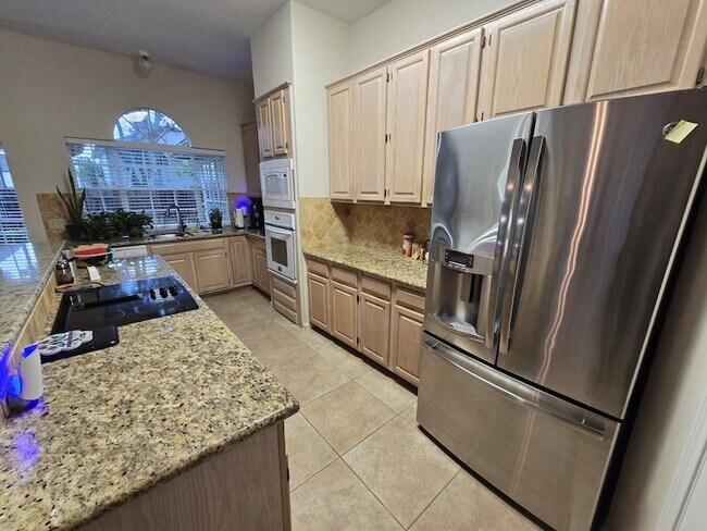 Foto del edificio - 6615 High Knoll Dr