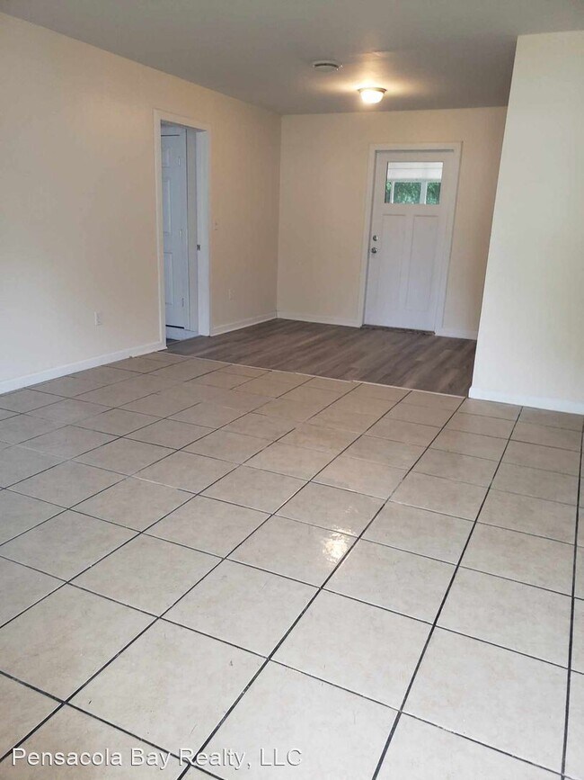 Building Photo - 3 br, 2 bath House - 6504 Julia Dr