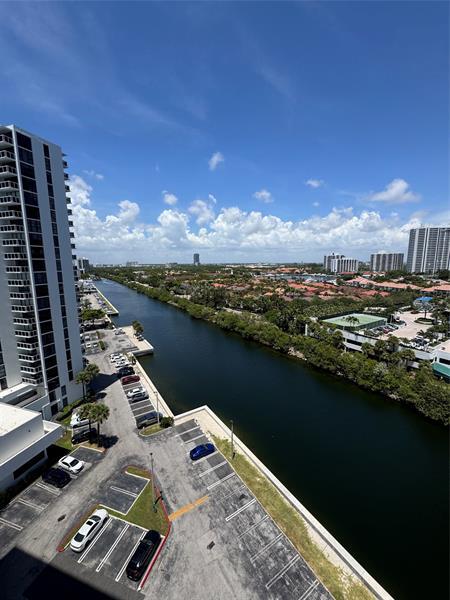 Foto del edificio - 20515 E Country Club Dr