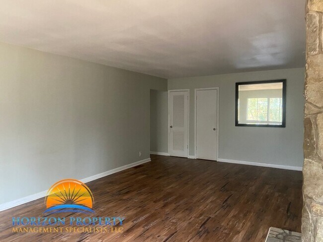 Foto del edificio - 3106 Acklen Dr SW