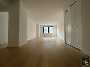 Building Photo - East 39th Street