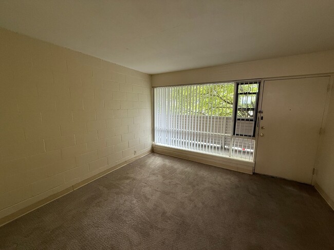Building Photo - 430 E Howell St