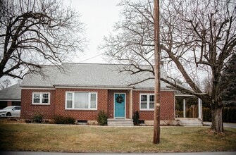 Building Photo - 1104 Anderson Ferry Rd