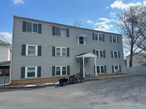 Building Photo - 806 S Braddock St