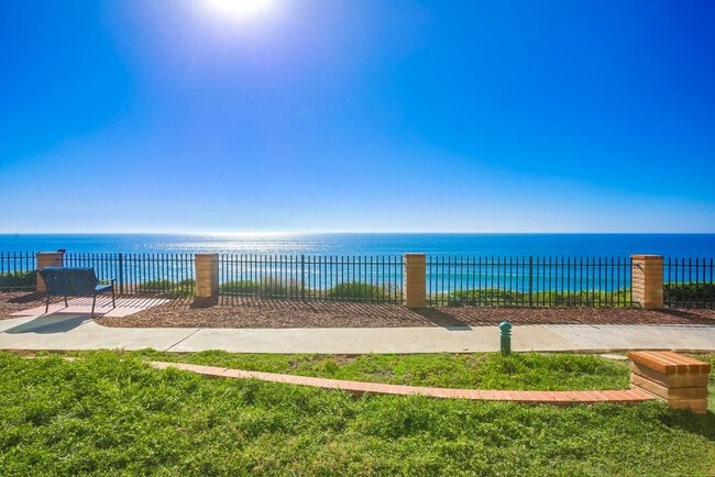 Building Photo - 190 Del Mar Shores Terrace