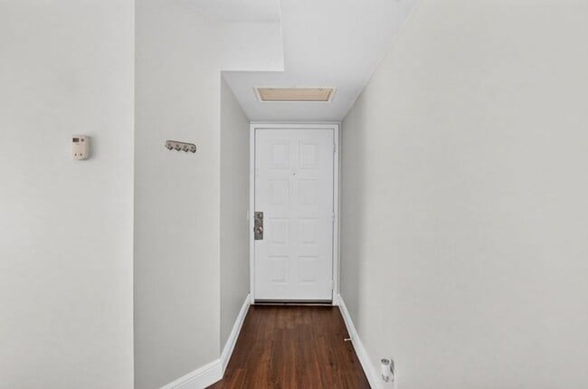 Photo - TWO BEDROOM TWO BATHROOM!!  WATERFRONT COMMUNITY Apartment
