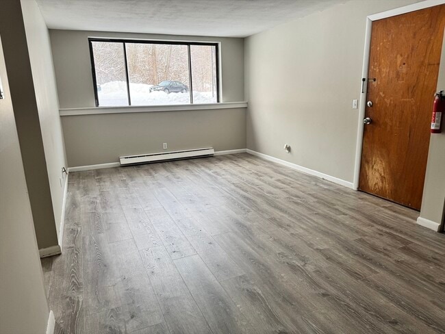 Building Photo - 320 Elm St