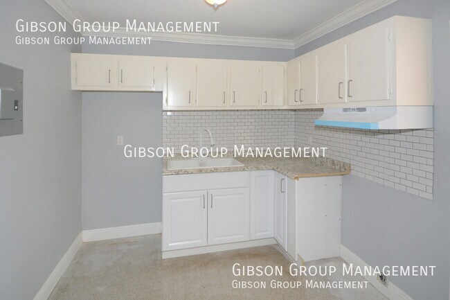 Foto del edificio - 806 NE 16th St