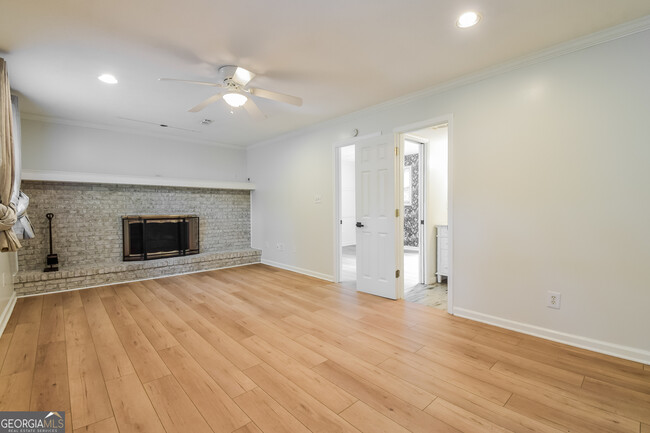 Building Photo - 140 Michaela Dr