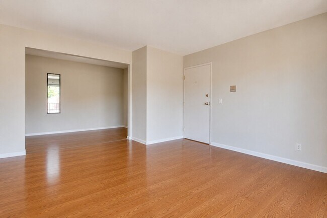Foto del edificio - 21W 581 North Ave