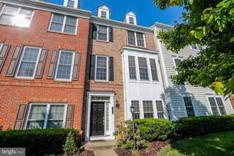 Building Photo - 14580 Crossfield Way