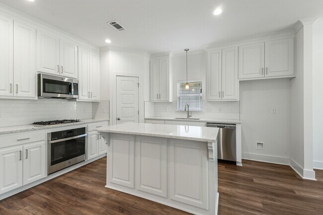 Building Photo - Beautiful 4 bedroom home in Ascension