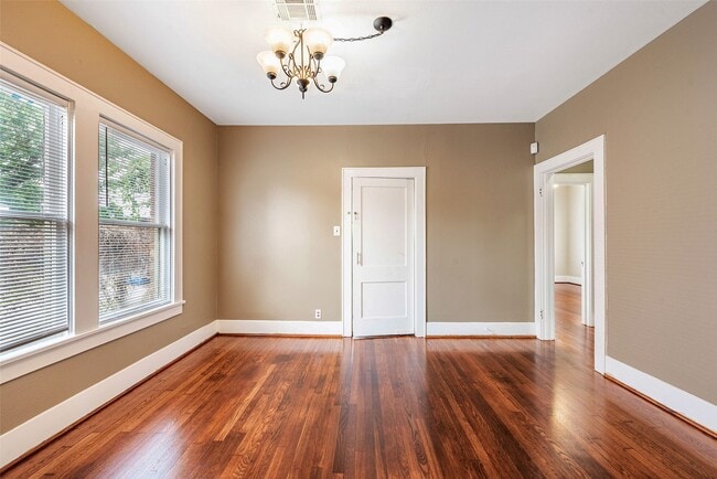 Building Photo - 2611 Rosewood St