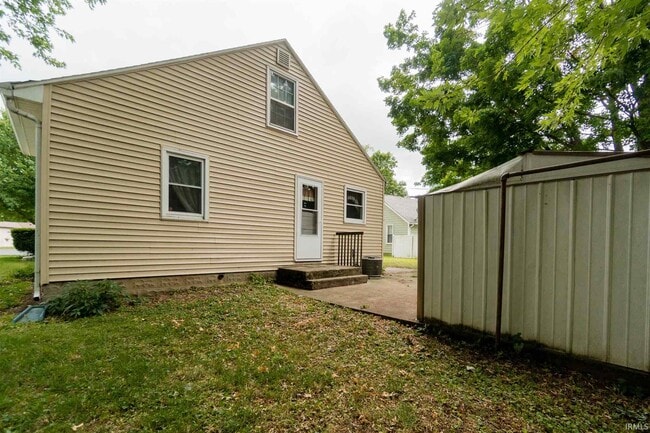 Building Photo - 3117 Oswego Ave