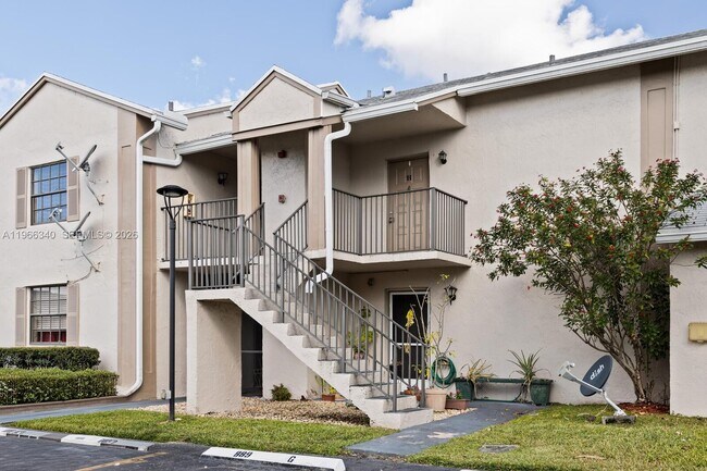 Foto del edificio - 889 Hamilton Dr