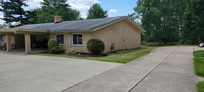 Building Photo - 11228 York Rd