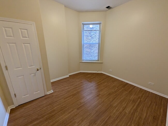 Building Photo - 1106 W Taylor St