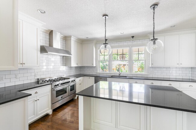 Foto del edificio - 2547 NE 21st Ave