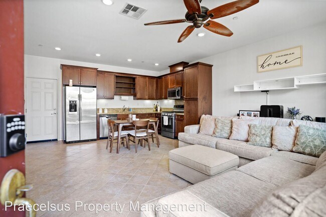 Building Photo - 3 br, 2.5 bath House - 1545 Crown Lane #3
