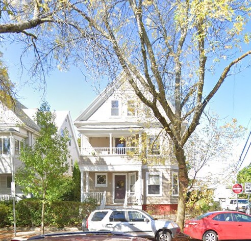 Building Photo - 68 Willow Ave