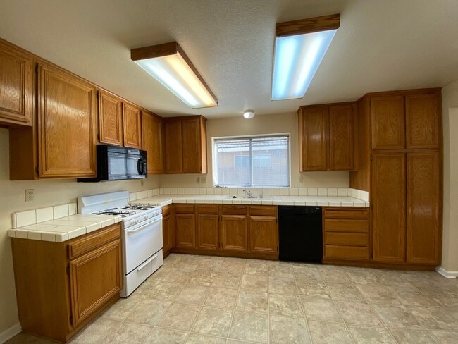 Foto del edificio - Lovely 2 Story Home in the Heart of Laguna.