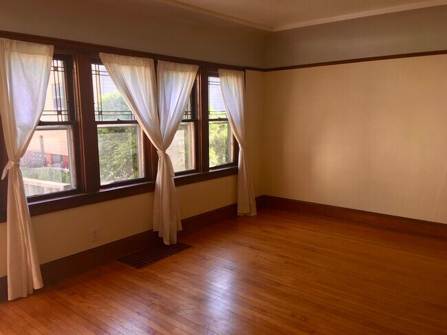 Sala de estar - 910 E Meinecke Ave