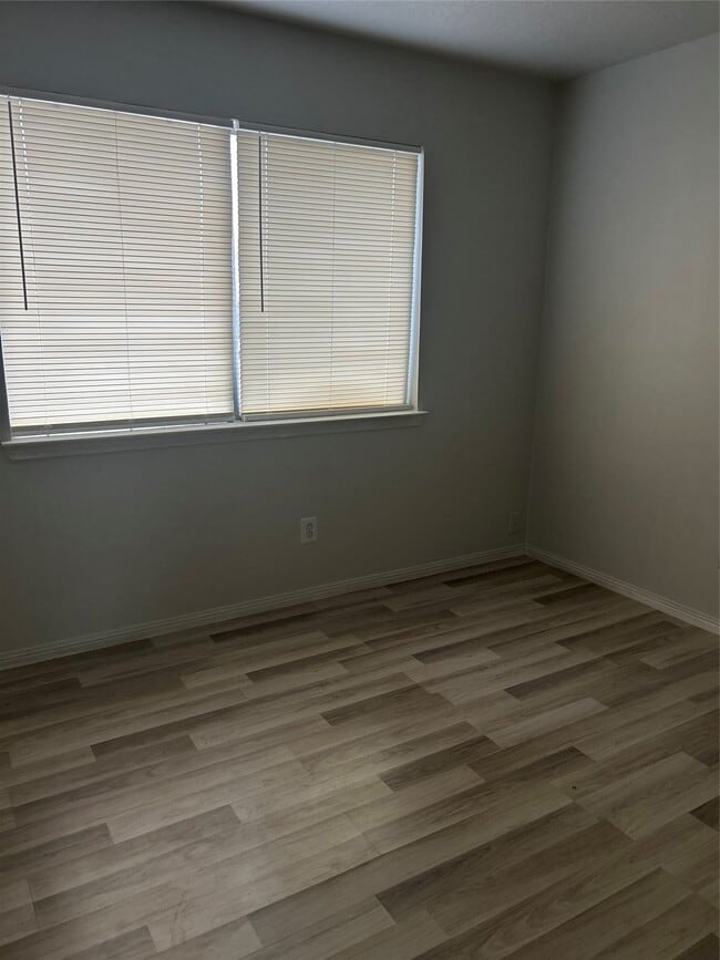 Building Photo - 8411 Battleoak Dr