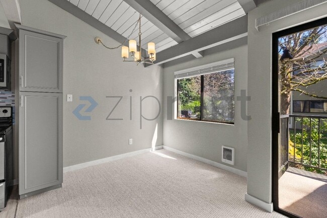 Building Photo - Unit F201