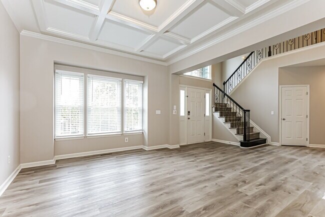 Building Photo - 3400 Duveneck Dr
