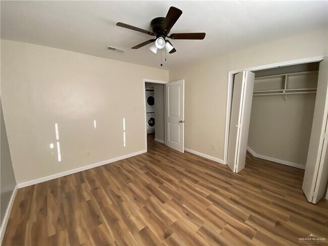 Foto del edificio - 10-25 1/2 N 25 1/2 St