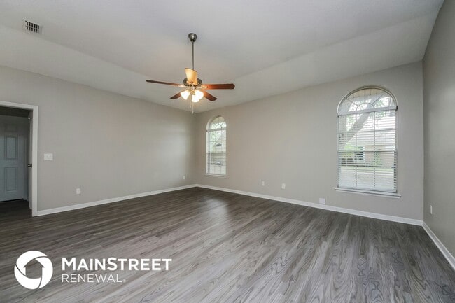 Building Photo - 305 Killington Way