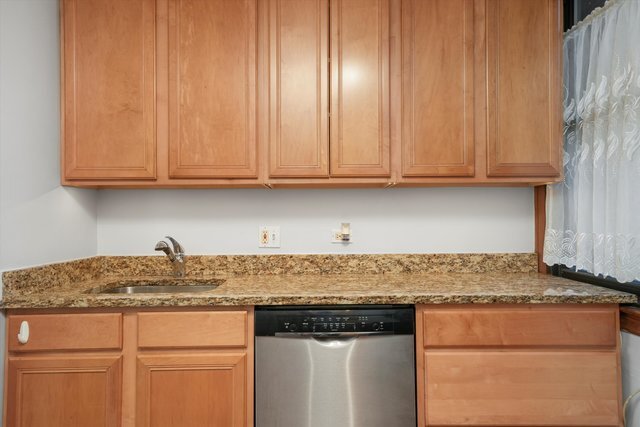 Building Photo - 4205 N Kedvale Ave