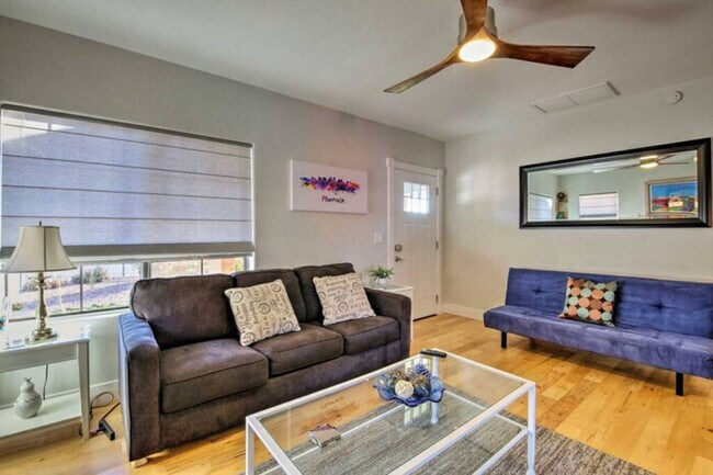 Foto del edificio - Phoenix Home | Pool & String Lights