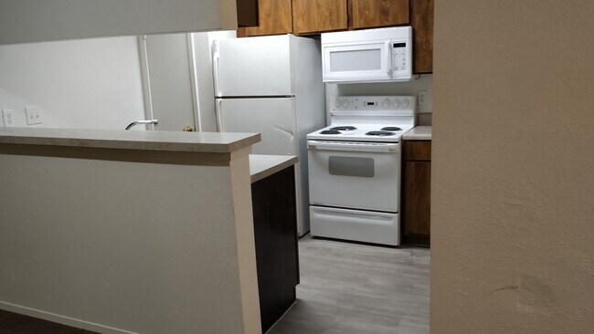 Foto del edificio - 16303 Lyons School Rd