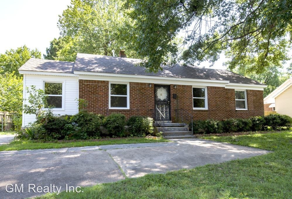 Primary Photo - 3 br, 2 bath House - 4161 Lawrence Ave