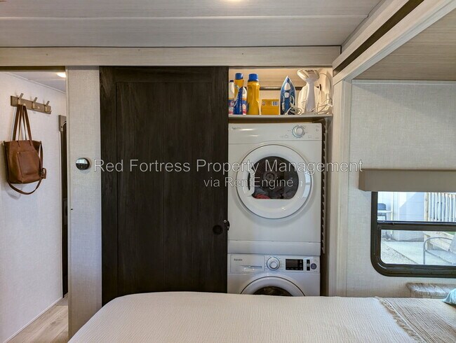 Foto del edificio - 3650 Bonita Beach Rd SW