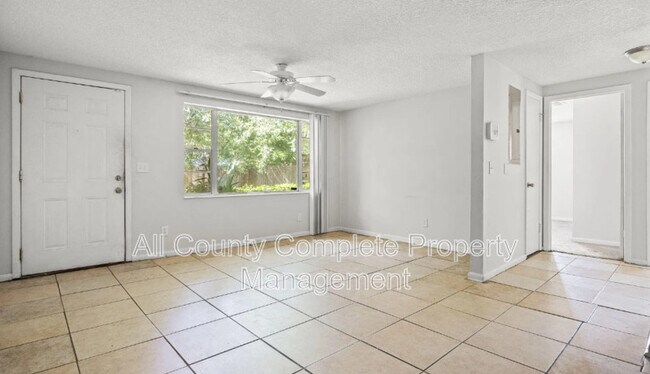 Building Photo - 5758 Newberg Ln
