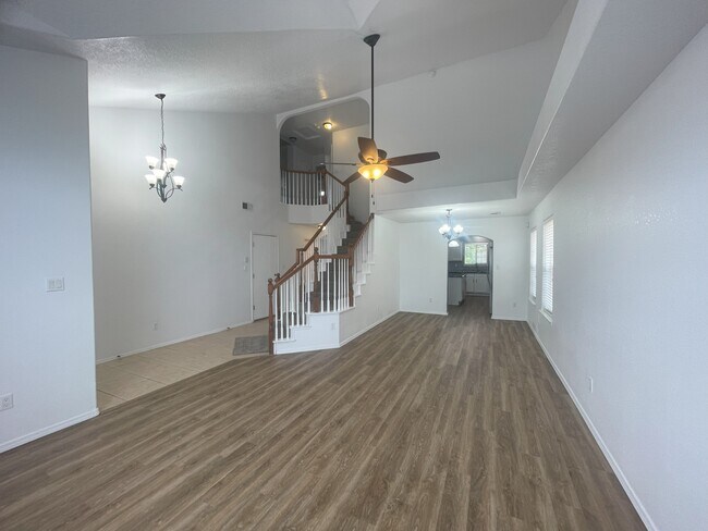Foto del edificio - 5555 Mansfield Pl NW
