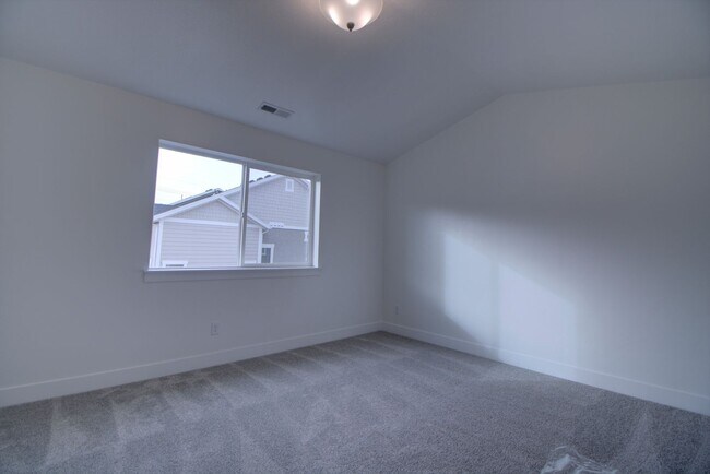 Foto del edificio - 4 Bedroom 2.5 Bathroom Townhouse in Lehi!