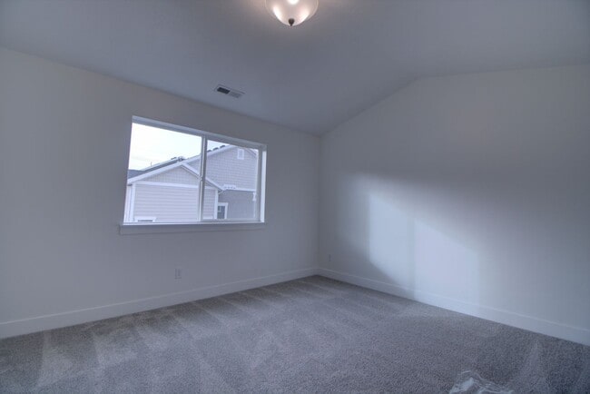 Building Photo - HOLIDAY MOVE-IN SPECIAL - 4 Bedroom 2.5 Bathroom Townhouse in Lehi!