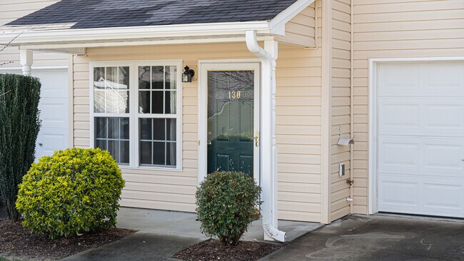 Building Photo - 130 Lanceford Cir