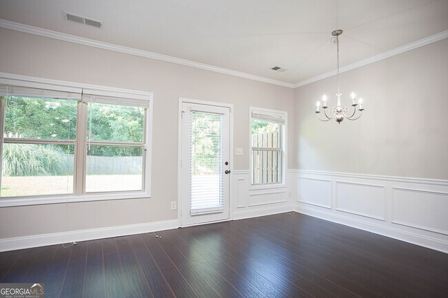 Foto del edificio - 2592 Pepper Ct NW