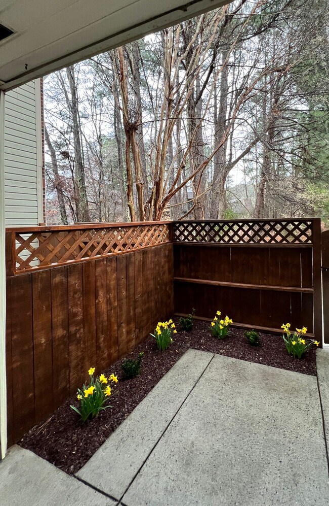 Building Photo - 487 Summerwalk Cir