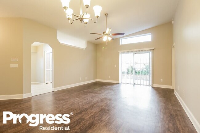 Building Photo - 2841 Talladega Dr